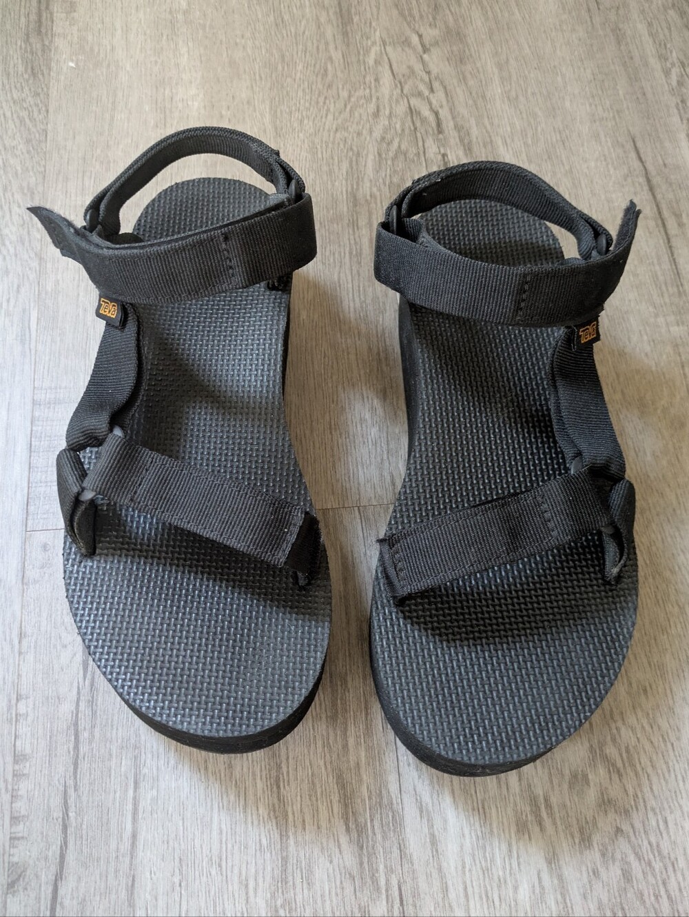 Teva Women's Black Flatform Universal Size 8